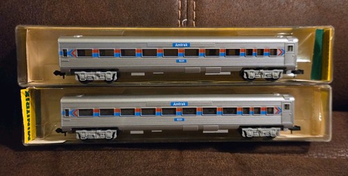 Autobús aerodinámico acanalado vintage Minitrix N Amtrak 5221 | Condition: Used