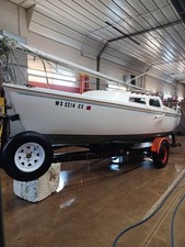 1984 Catallina 22-RUNS WELL, WITH TRAILER, TIRES ARE CRACKED