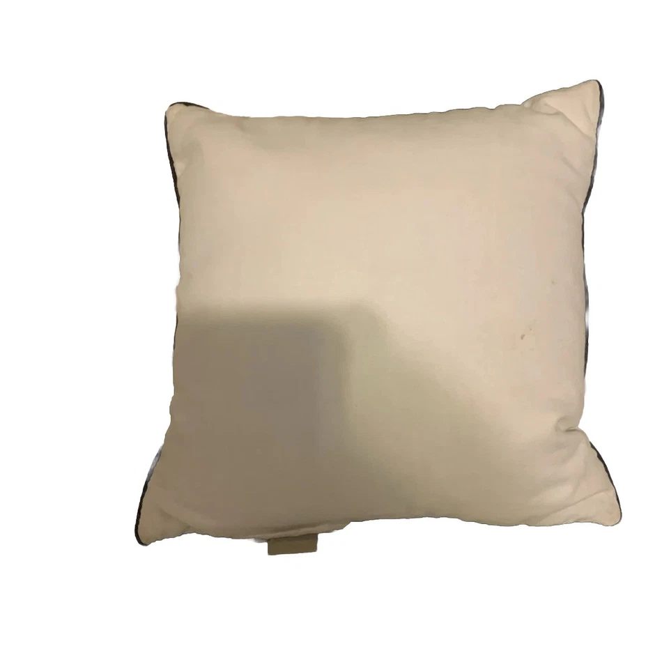 Linda almohada Pottery Barn Teen punta de aguja blanco y negro y símbolo Foto 2 de 4