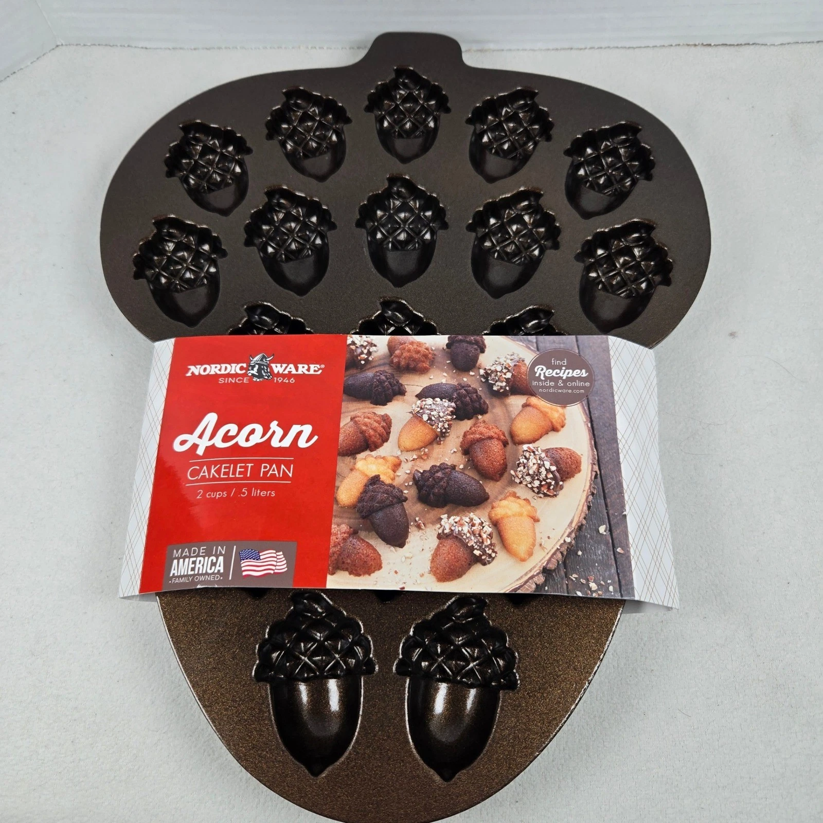 Nordic Ware Acorn Cakelet Baking Pan Tray Mold Autumn Thanksgiving Fall
Opens in a new window or tab