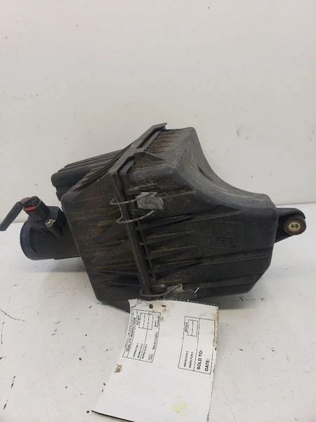 2005-2008 Ford Escape Air Cleaner Box Assembly OEM 5L8Z-9600-AA Tested Used Foto 2 de 4