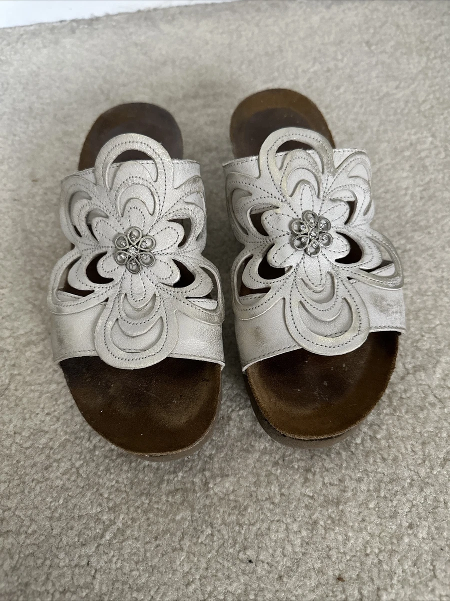 Naot sandy sale sandals