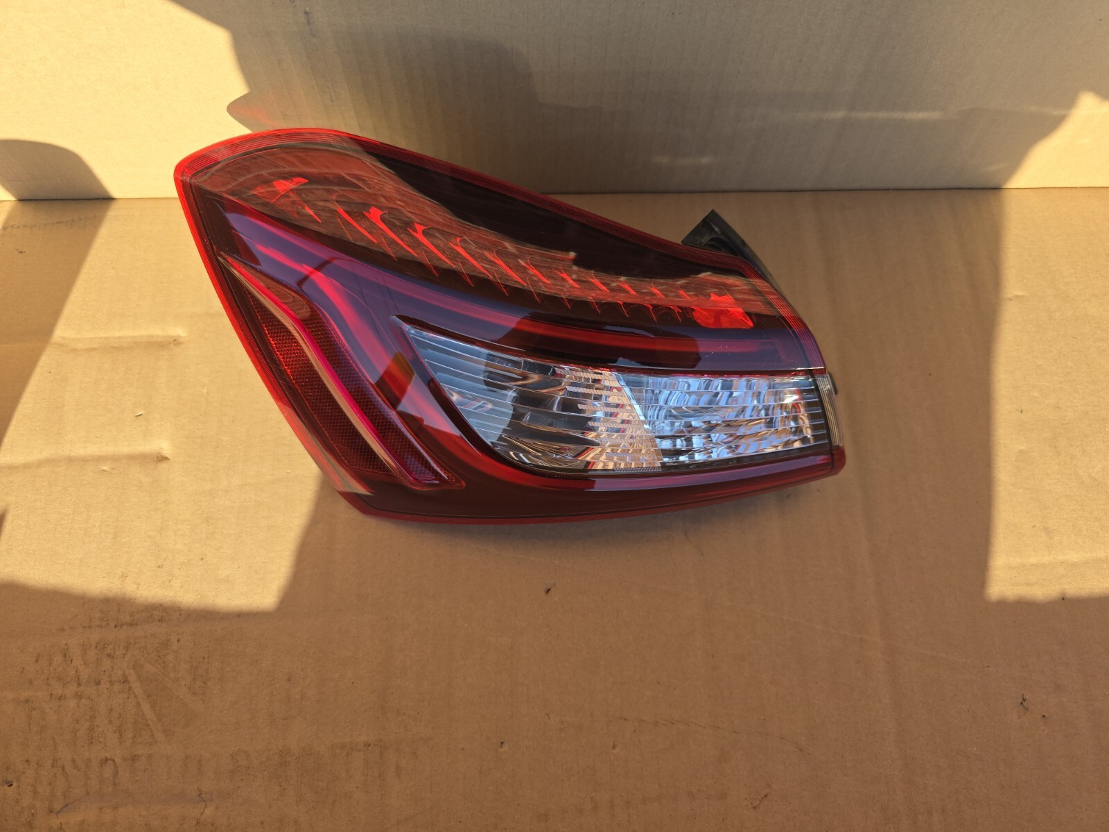 2014 - 2020 MASERATI GHIBLI M157 REAR LEFT SIDE OUTER QUARTER TAILLIGHT OEM