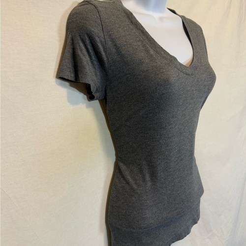 D-155 Forever 21 Szara koszulka z dekoltem w serek z krótkim rękawem rozmiar S - Zdjęcie 6 z 13