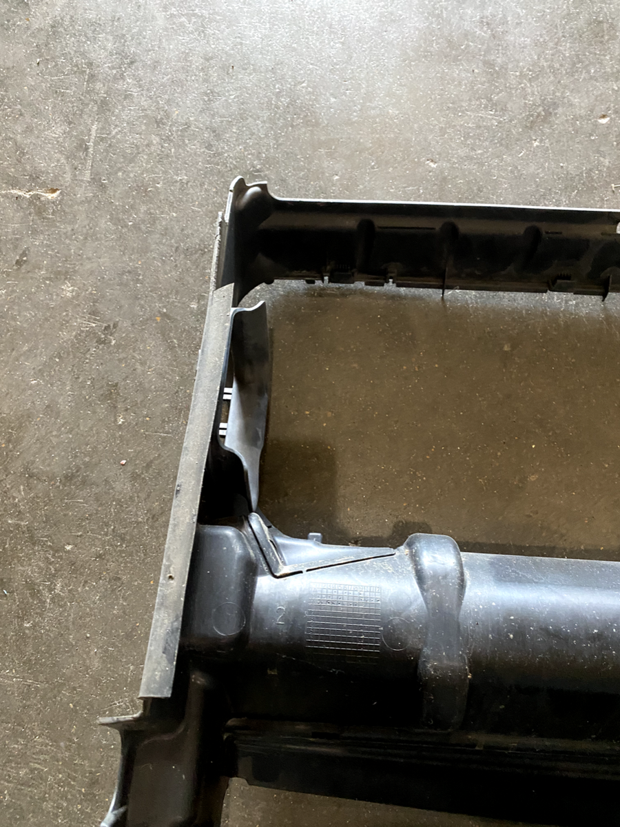 10-16 BMW F02 F10 535 Radiator Air Duct Shutter Grille Support