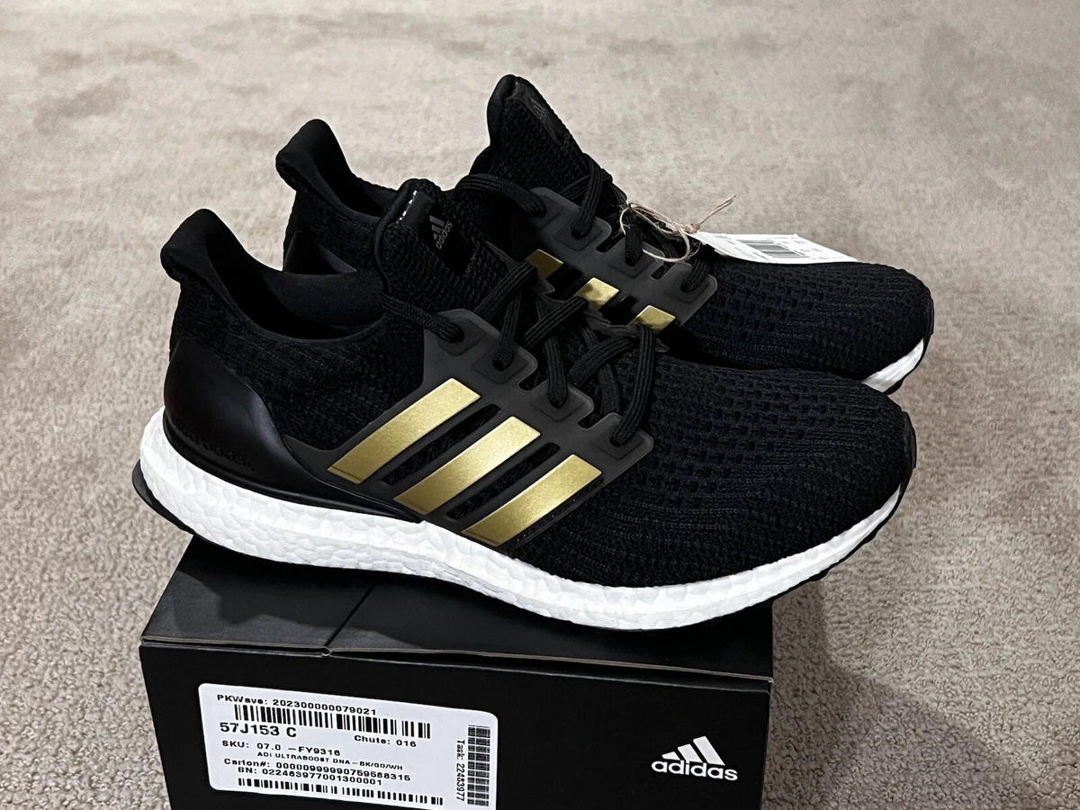 adidas gazelle silver green womens adidas Ultraboost 4.0 DNA Shoes White FZ4009 main image 0