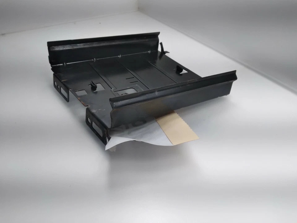 Bandeja de montagem para porta-copos Chrysler Town & Country 1996-2000 usada fabricante de equipamento original - Imagem 2 de 4