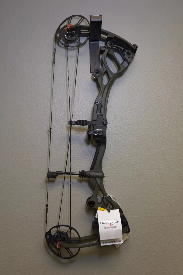 💥 Bowtech Carbon One Compound Hunting Bow OD Green💥 - Image 2 of 4
