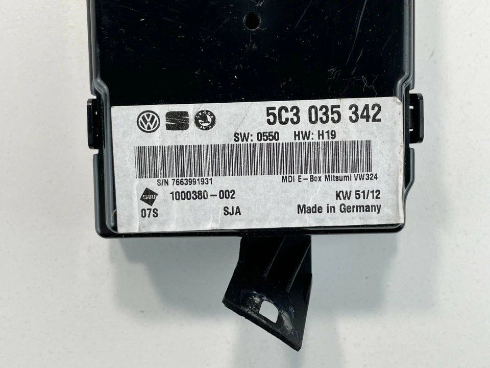 2013 VOLKSWAGEN BEETLE MULTIMEDIA INTERFACE MODULE OEM, 5C3 035 342 - Image 2 of 4