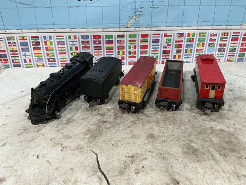 Lionel 1089W Prewar Metal - Set 1666  and 3 freight Car