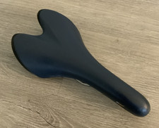 SELLA BICI DA STRADA FIZIK PAVE 133 MM X 278 MM TITANIO RIMANE 260 GRAMMI BLU