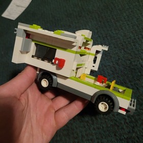 LEGO City: 7639 Camper | As-is