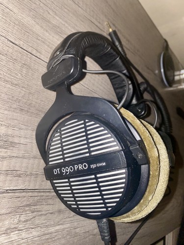 beyerdynamic DT 990 PRO - 250 Ohm, Open Back, Wired, Studio Headphones - Black