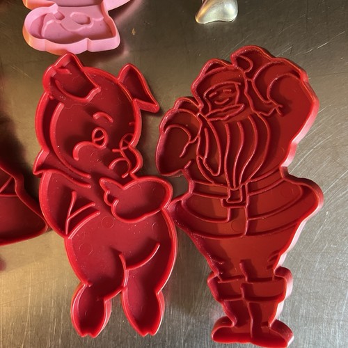 VTG Cookie Cutters Set 6 HRM Others Red Plastic Xmas Birthday Holiday Baking - Picture 4 of 6