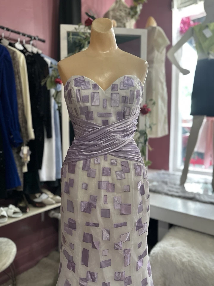 Maxi Vestido Formal De Colección Y2K Años 2000 Sin Tirantes Baile de graduación Blanco Púrpura Jovani S/M Foto 3 de 4