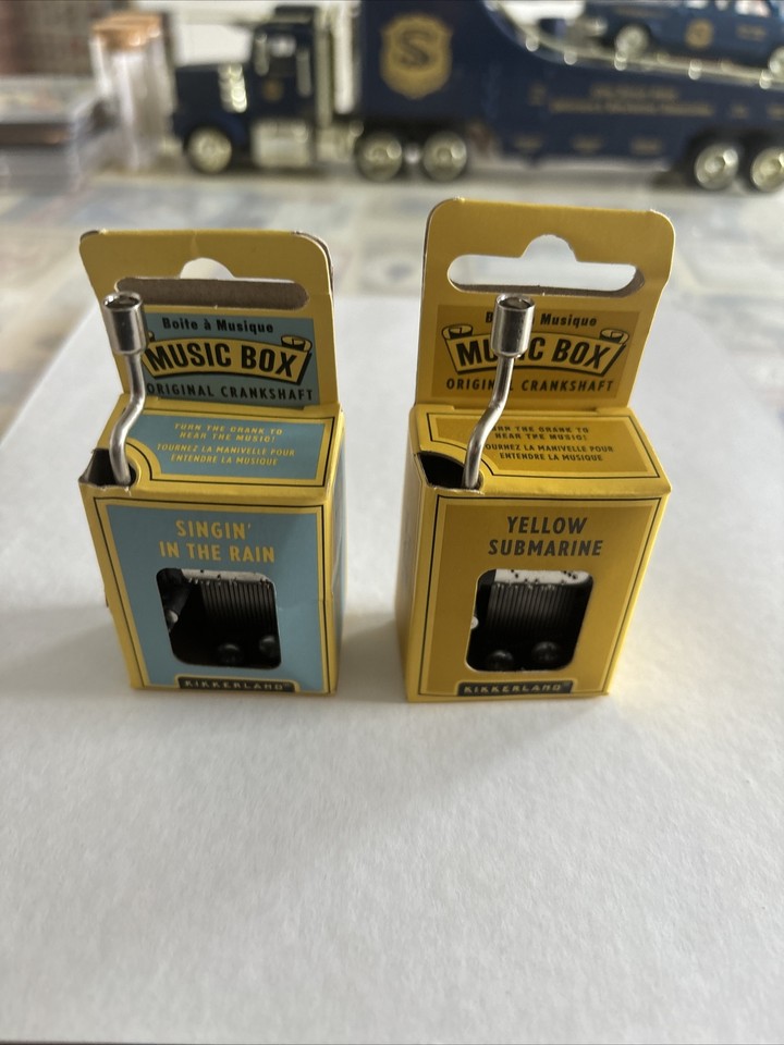 Original Crankshaft Music Box Singing In The Rain &Yellow Submarine