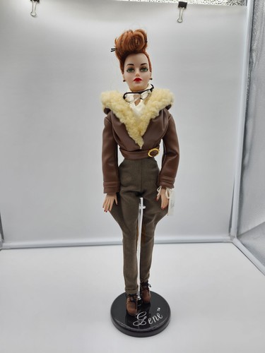 Ashton Drake Gene Madra in Turbulence outfit - Picture 5 of 5
