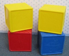 CLEAN Tupperware TUPPERTOYS BUSY BLOCKS ABC ALPHABET STACKING Toy LOT 4-M Q U Y