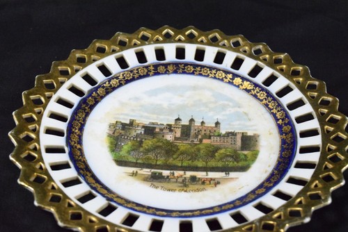 German Lattice Dish Plate White Porcelain The Tower of London Scene. G26-301 - Picture 3 of 11