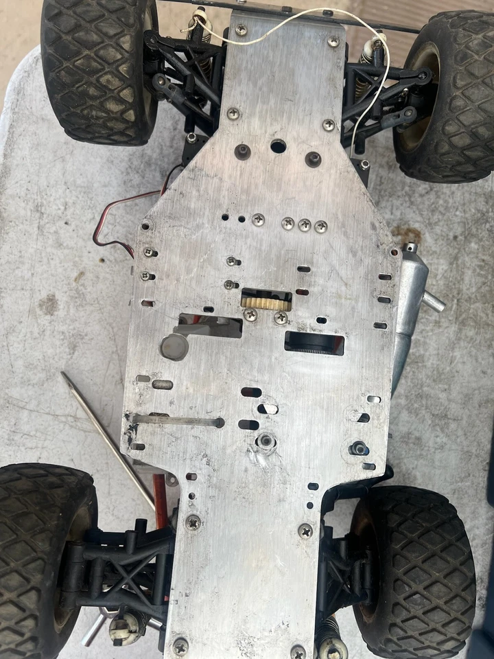 vintage team associated buggy 1/8 SG Racing Leopard VERY VERY REAR!!!! - Image 4 of 4