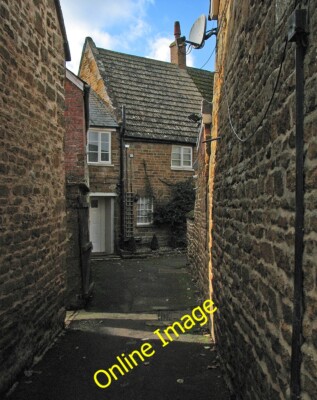 Photo 6x4 Lyddington: ironstone walls Uppingham The majority of the walls c2014