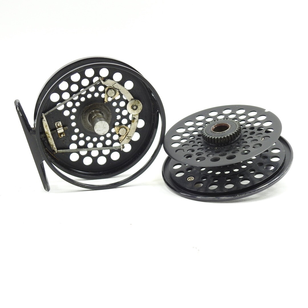 STH Airweight 6 Fly Reel. Made in Argentina. W/ Two Spare Spools and Cases.