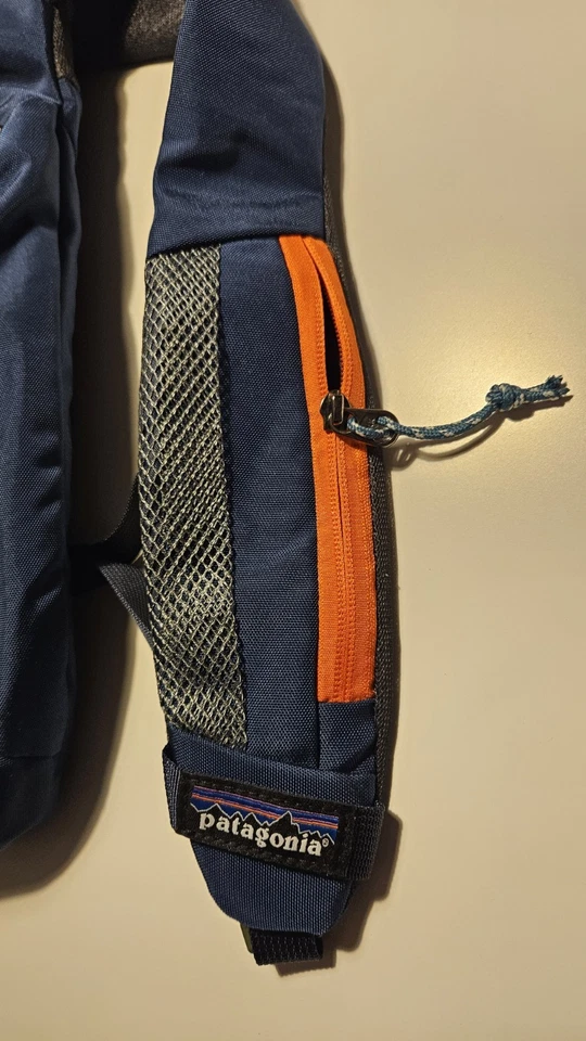 Patagonia Atom 8L compact, Water-Resistant Sling for Sport & Travel, Blue & Grey - Image 4 of 4