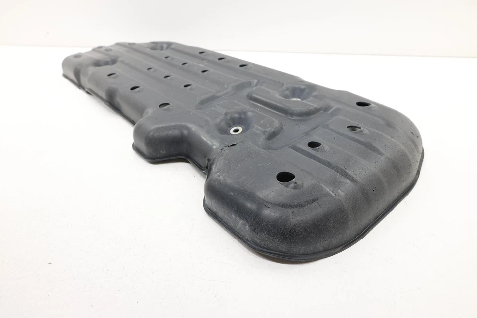 2005 - 2023 TOYOTA TACOMA PROTETOR DE ESCUDO DE SUPORTE DE TANQUE DE COMBUSTÍVEL FABRICANTE DE EQUIPAMENTO ORIGINAL 7760604020 - Imagem 3 de 4