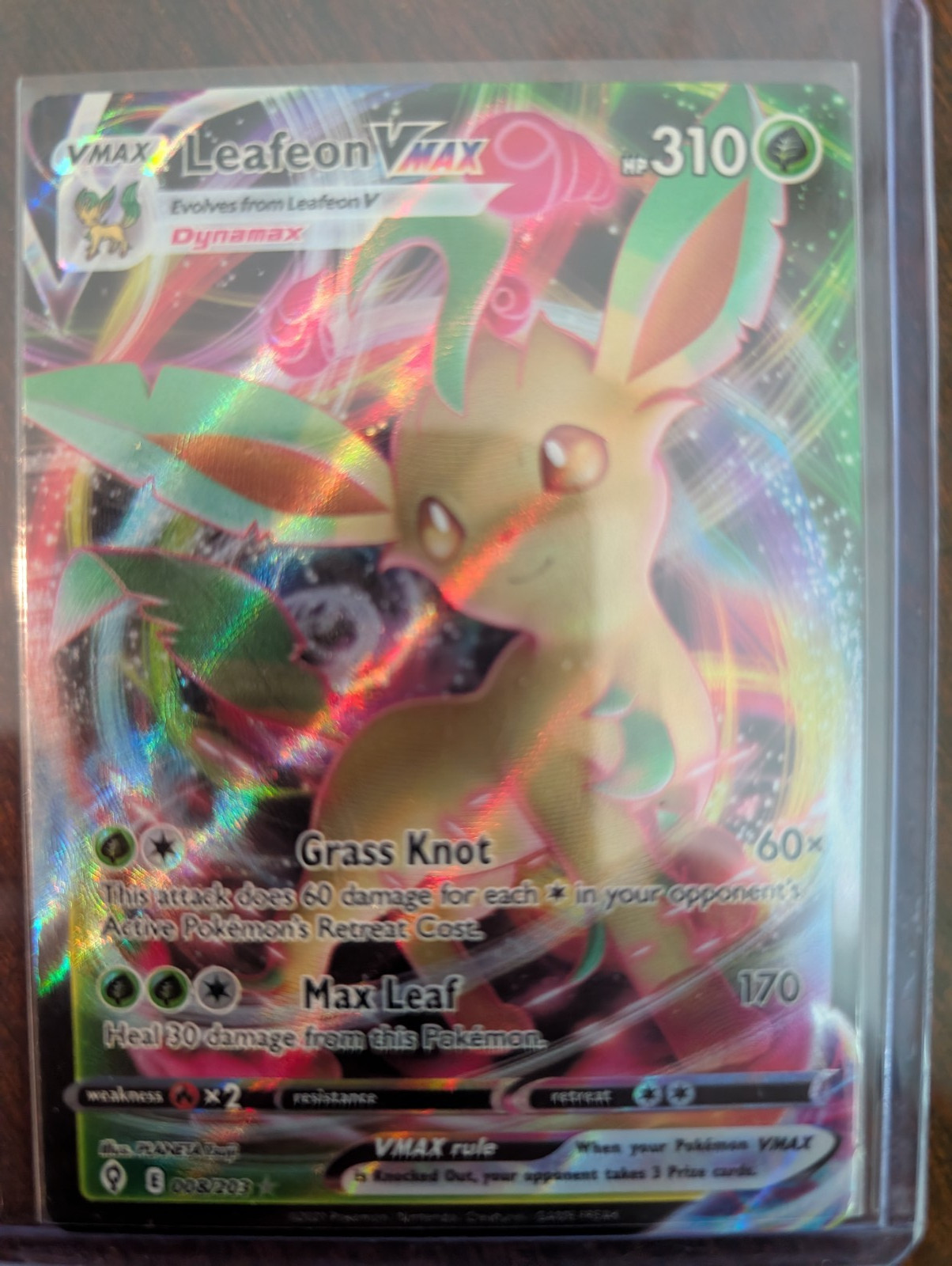 Leafeon VMAX 008/203 Evolving Skies Ultra Rare Holo NM