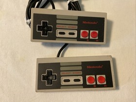 Nintendo NES-101 Original Top Loader Console Cords Controllers Gun Four Score ++