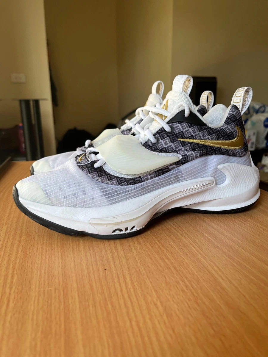 Custom basketball hotsell shoes online