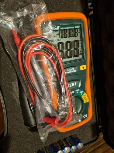 EXTECH 380260 Autoranging Digital Megohmmeter Insulation. Brand New - Picture 3 of 6