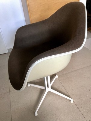 Eames Fiberglass Armchair LaFonda Vitra Midcentury Vintage Stuhl