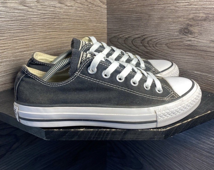 Converse Chuck Taylor All Star Low Top Black Canvas Lace-Up Sneakers M9166