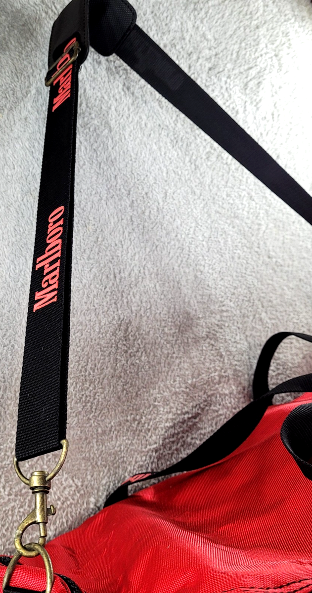 Marlboro マルボロ ADVENTURETEAM ワンショルダーバッグ 赤 Vintage 90s Marlboro Adventure Team Large Rolling Duffle Bag Red