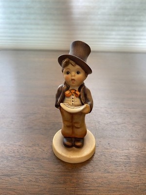 VTG Goebel Hummel STREET SINGER Figurine #31, 5''H, W.GERMANY TMK5