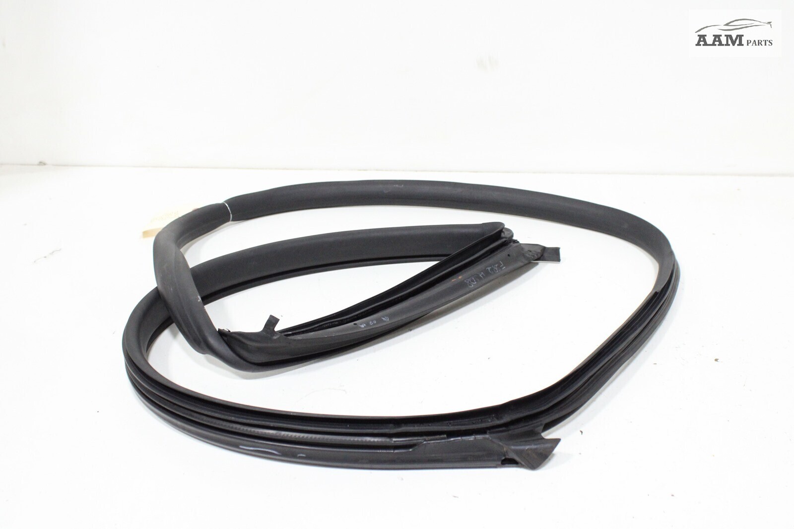 2014-2019 MASERATI GHIBLI M157 FRONT RIGHT DOOR WINDOW WEATHERSTRIP SEAL OEM