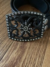Beautiful Womans Black Leather Belt With Suoer Belt Buckle Size Medium