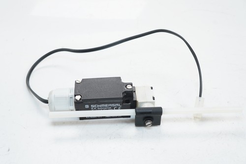 New Genuine OEM SCHMERSAL SEKH03.47.301/BR LIMIT SWITCH 101024975 Ships FREE - Picture 2 of 6