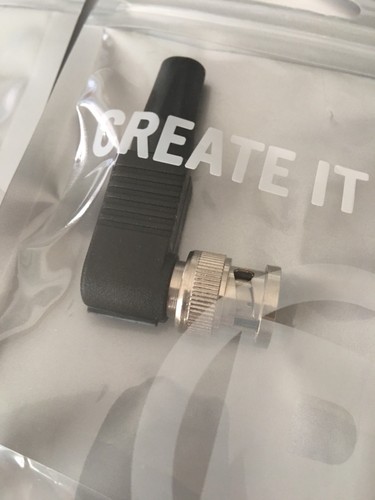 Juego de 2 adaptadores BNC de ángulo recto Radio Shack para cable coaxial RG6 RG59 - Imagen 3 de 6