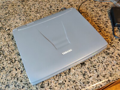 Nice Vintage Toshiba Satellite 4090XDVD Intel Celeron 400Mhz Retro