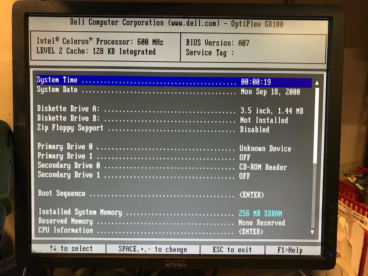 Dell OptiPlex GX100 Intel Pentium celeron 600MHz Computer PC Dell OptiPlex GX100 Intel Pentium celeron 600MHz Computer PC