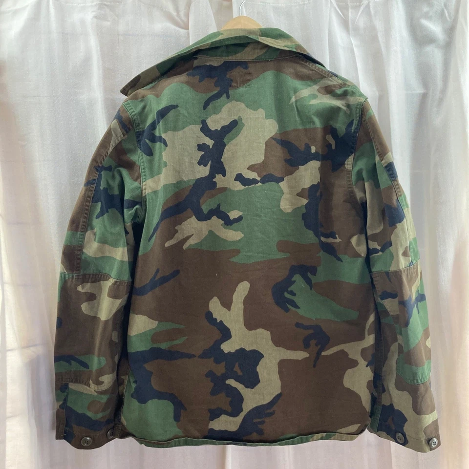 Chaqueta Abrigo de Combate BDU Camuflada Bosque Ejército de Estados Unidos 1983 De Colección Algodón Nylon Med Reg. Foto 2 de 4