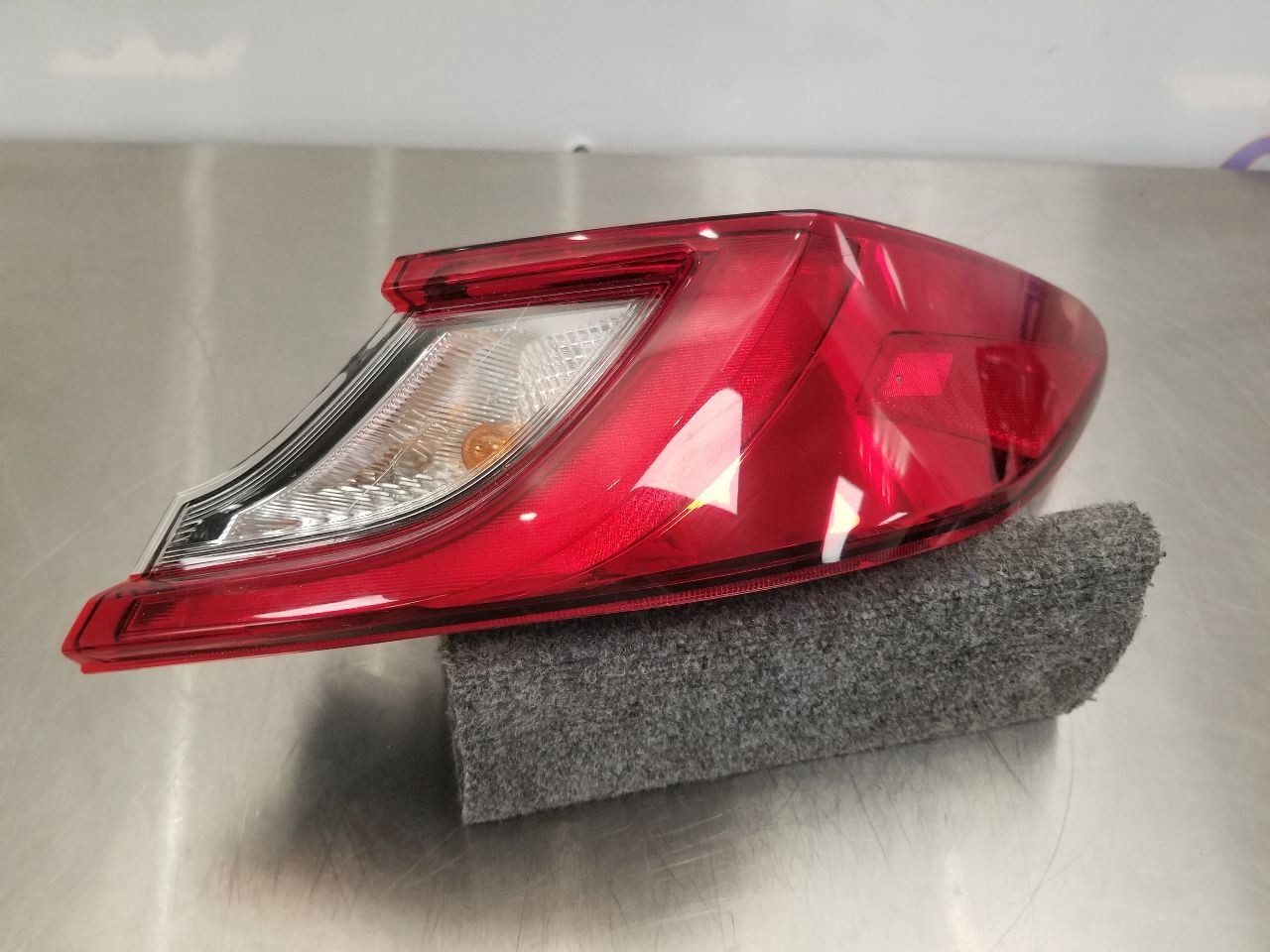 25 2025 TOYOTA CAMRY OEM PASSENGER RIGHT QUARTER MOUNTED TAIL LIGHT LAMP 