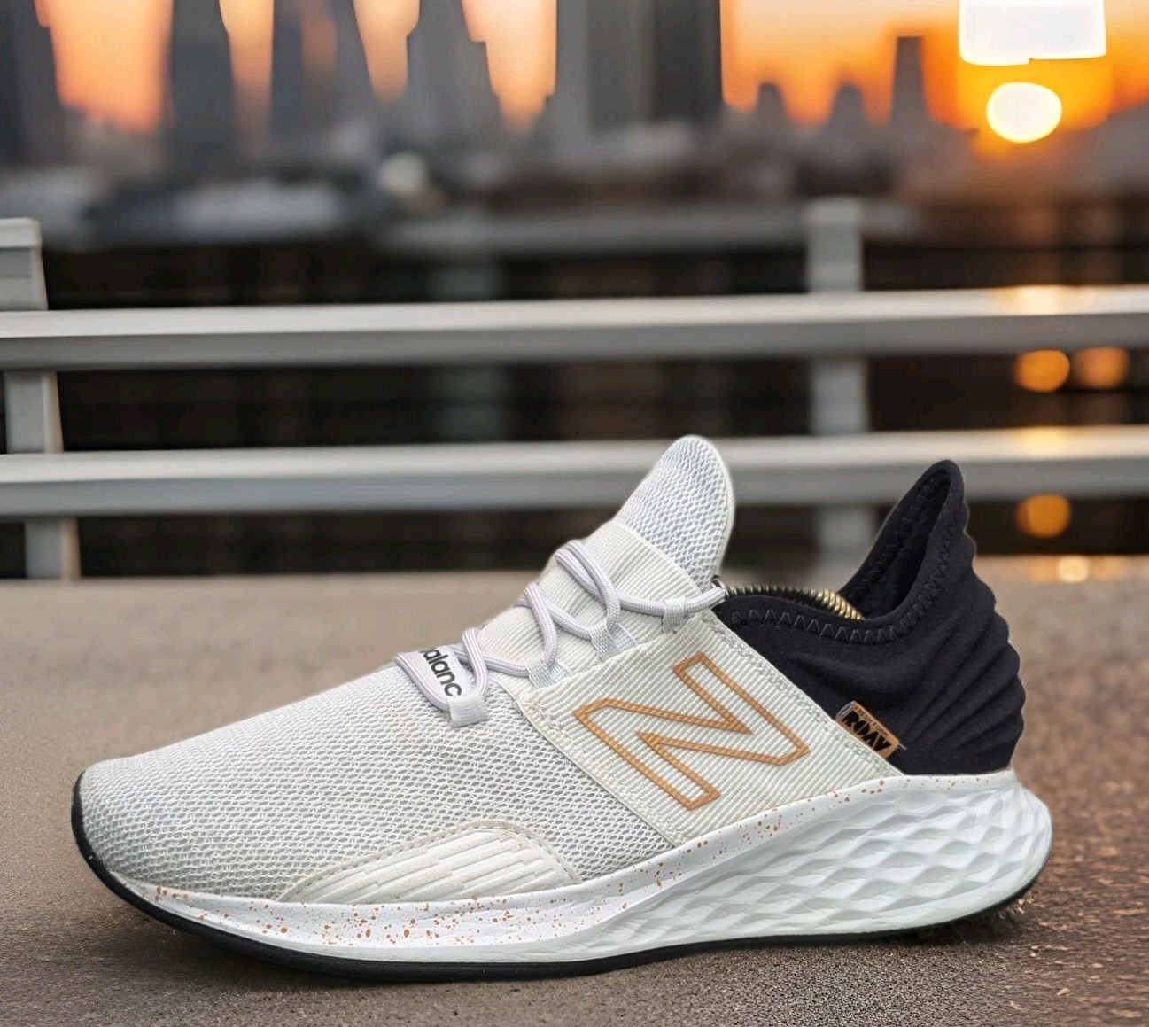 Womens New Balance Fresh Foam ROAV Running Shoes Sz 10 Used WROAVWS1