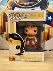 Funko Pop!: DC Universe - 2011 - Large Letter - OG Wonder Woman #08 (imperfect)