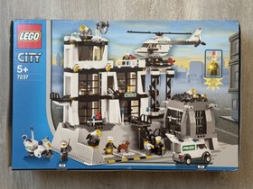 LEGO City 7237 Police Station WITH Light-Up Minifigure Unopened Sealed New