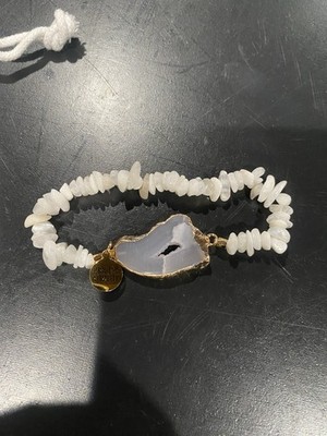 Kinsley Armelle Beaded Bracelet with Agate Slice Stone Charm Jewelry