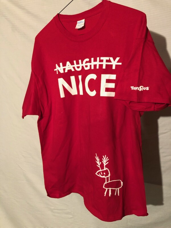Toys "R" Us Christmas Naughty / Nice T-Shirt - Red - hSize X Large