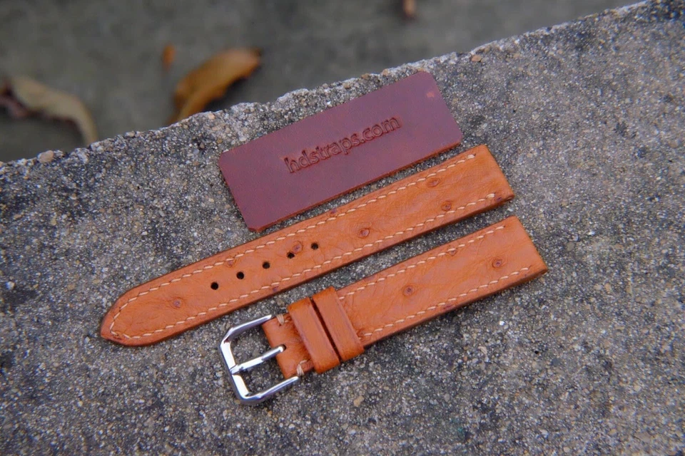 Correa de reloj de cuero marrón con vientre de avestruz Foto 3 de 4